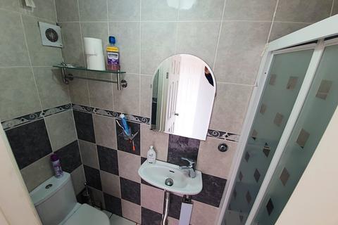 8 Southland Way, Hounslow, TW3 2RH