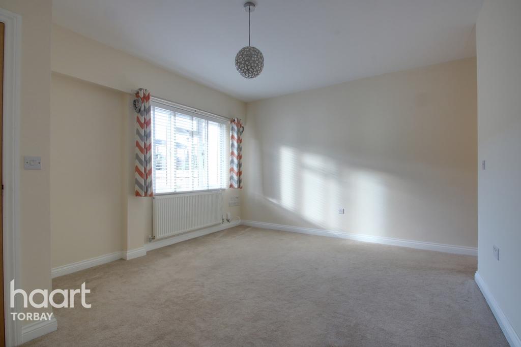 Lyme View Road, Torquay 1 bed bungalow £200,000