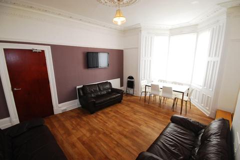 6 bedroom terraced house to rent - Stannington Avenue, Heaton
