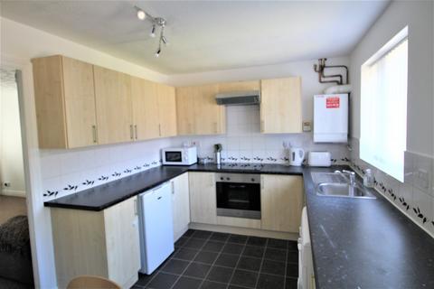 2 bedroom semi-detached house to rent, Plattbrook Close, Manchester M14