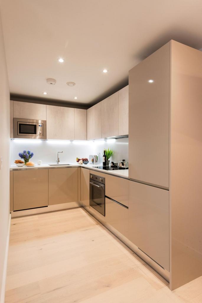 Blu Bracknell, Wokingham Road, Bracknell, RG42 2 bed apartment for sale