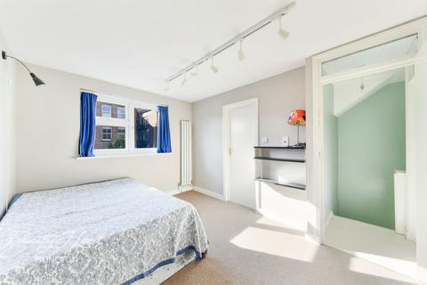 38 Biddestone Road, London, N7 9RA