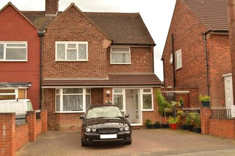 4 bedroom semi-detached house to rent, Stroud Green Way, Croydon, CR0