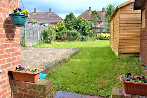 4 bedroom semi-detached house to rent, Stroud Green Way, Croydon, CR0