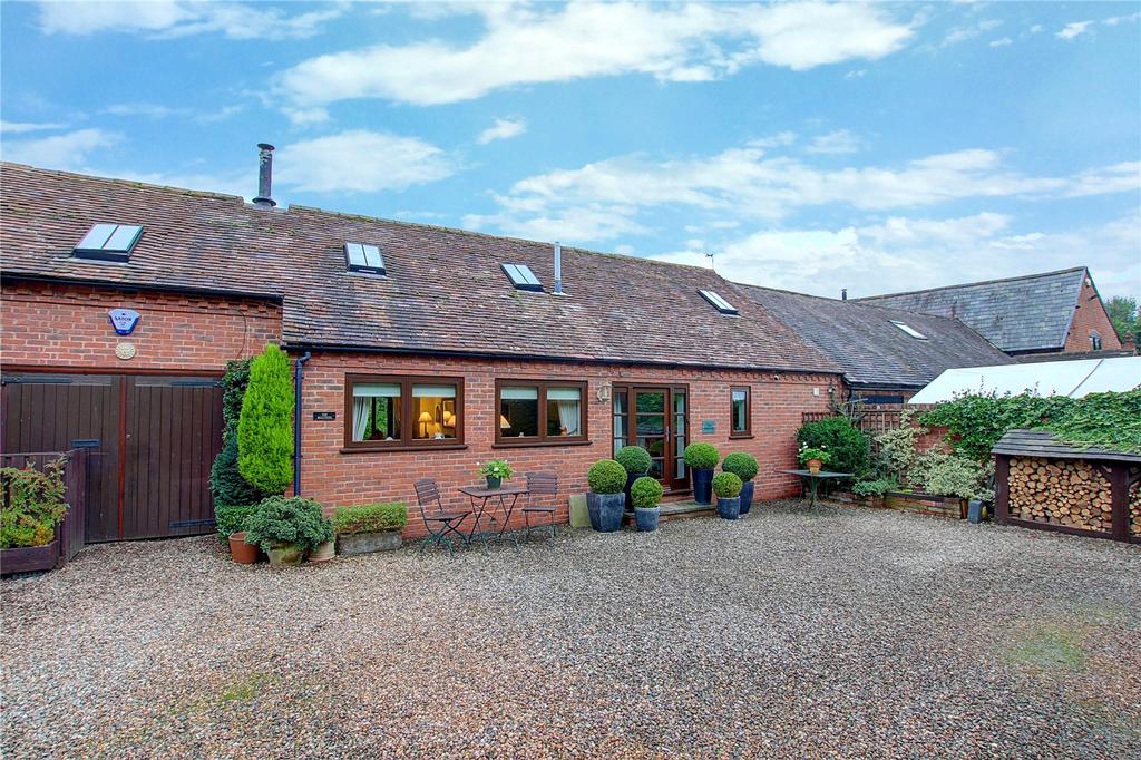 Swan Lane, Upton Warren, Bromsgrove, Worcestershire, B61 3 bed semi