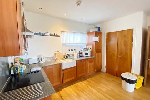 2 bedroom flat to rent, Advent, 1 Isaac Way, Manchester, M4 7EF