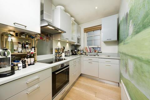 2 bedroom terraced house to rent, HOLLAND PARK, LONDON, W14