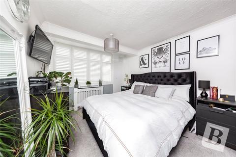 118 Amery Gardens, Romford, RM2 6RR
