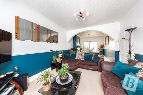 118 Amery Gardens, Romford, RM2 6RR