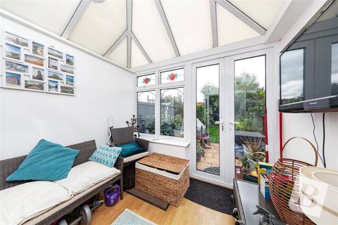 118 Amery Gardens, Romford, RM2 6RR