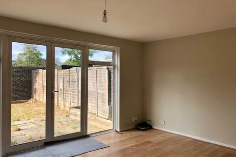 12 Clover Walk, Edenbridge, TN8 6DH