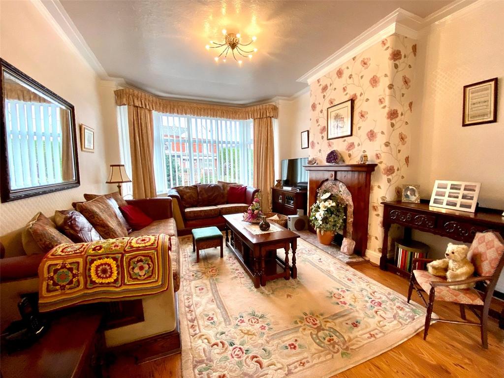 Thornley Lane South, Reddish... 3 bed semidetached house £250,000