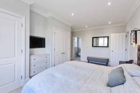 Beechwood Mortimer Close, Kings Worthy, Winchester, SO23 7QX