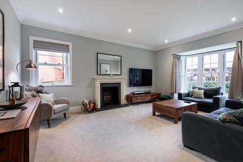 Beechwood Mortimer Close, Kings Worthy, Winchester, SO23 7QX