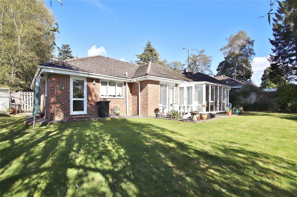 Vicarage Road, Verwood, BH31 4 bed bungalow £600,000