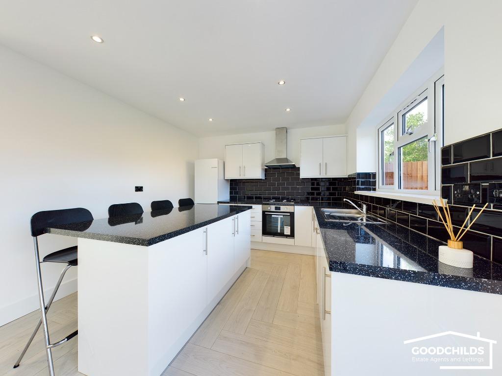 Wood Lane, Short Heath, Willenhall, WV12 5 bed detached house £1,200