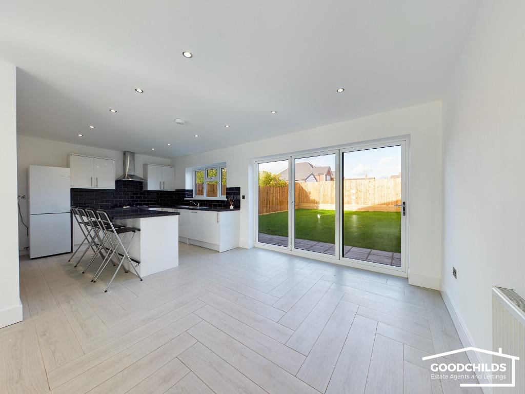 Wood Lane, Short Heath, Willenhall, WV12 5 bed detached house £1,200