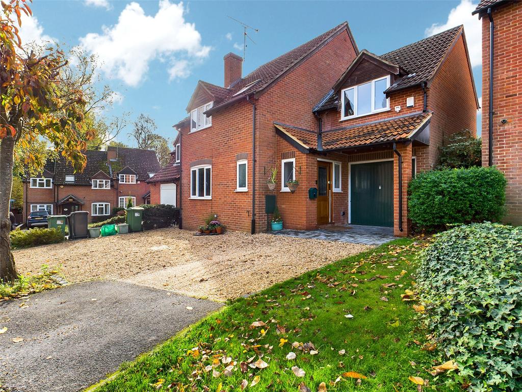 Burdock Close, Burghfield Common, Reading, Berkshire, RG7 4 bed