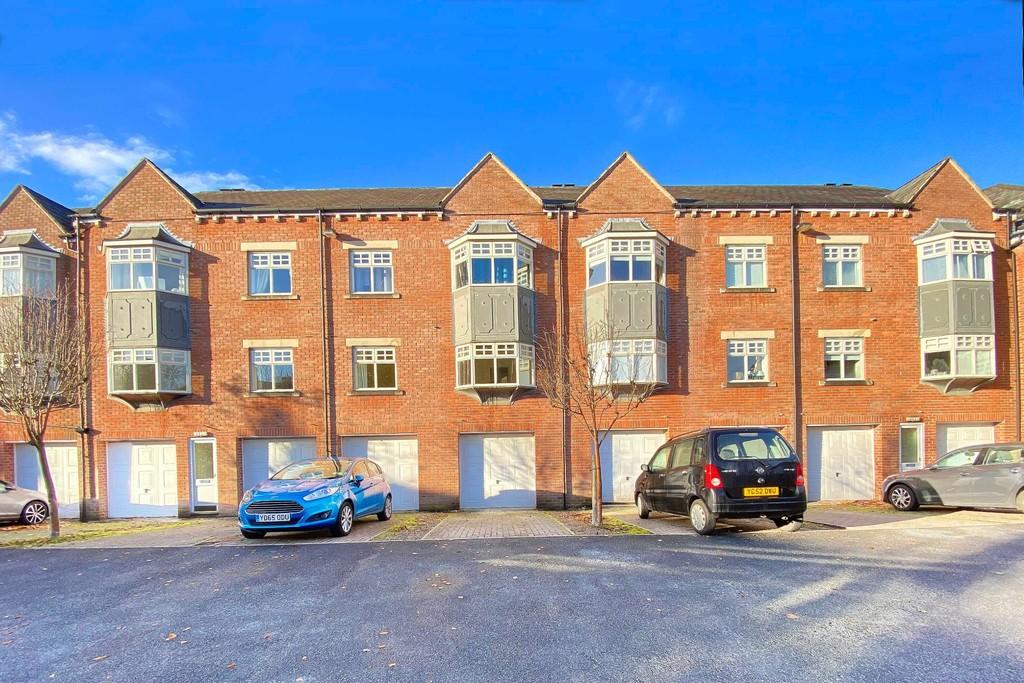 St Mark's Court, Leeds Road, Harrogate 2 bed ground floor flat £230,000
