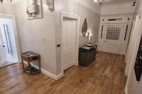 3 bedroom flat to rent, Mentone Terrace, Newington, Edinburgh, EH9