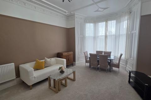 3 bedroom flat to rent, Mentone Terrace, Newington, Edinburgh, EH9