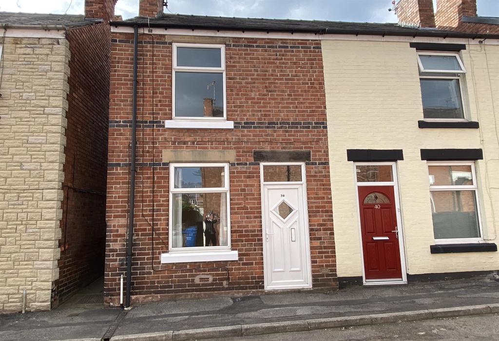 Hope Street, Brampton, Chesterfield 2 bed semidetached house £550 pcm (£127 pw)