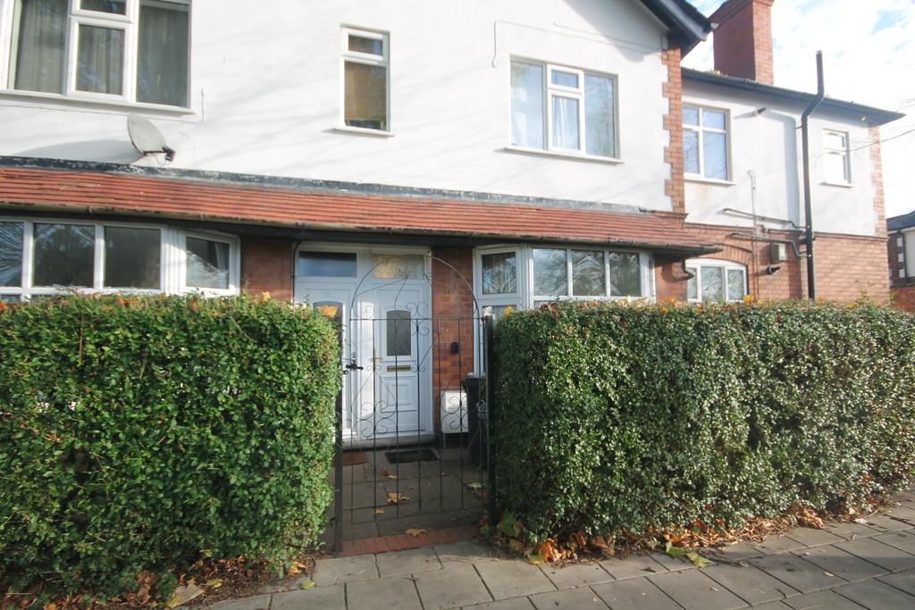 Imperial Avenue, West end 1 bed ground floor flat £650 pcm (£150 pw)