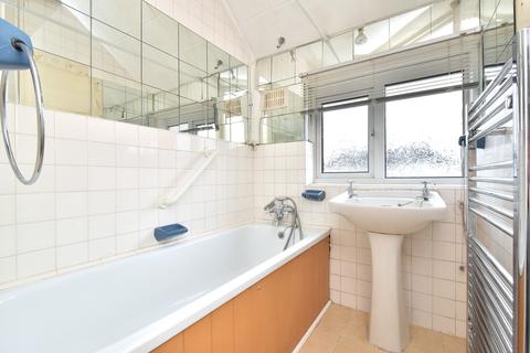 162 Perry Hill, London, SE6 4EZ
