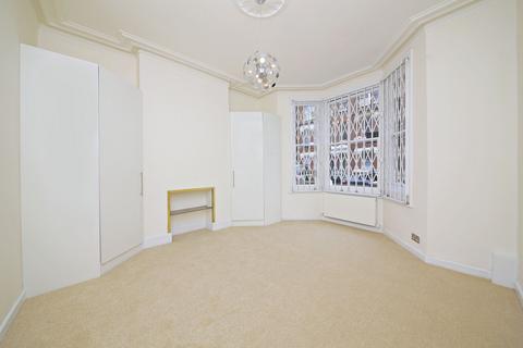 2 bedroom ground floor flat to rent, Hormead Road, Westbourne Park W9