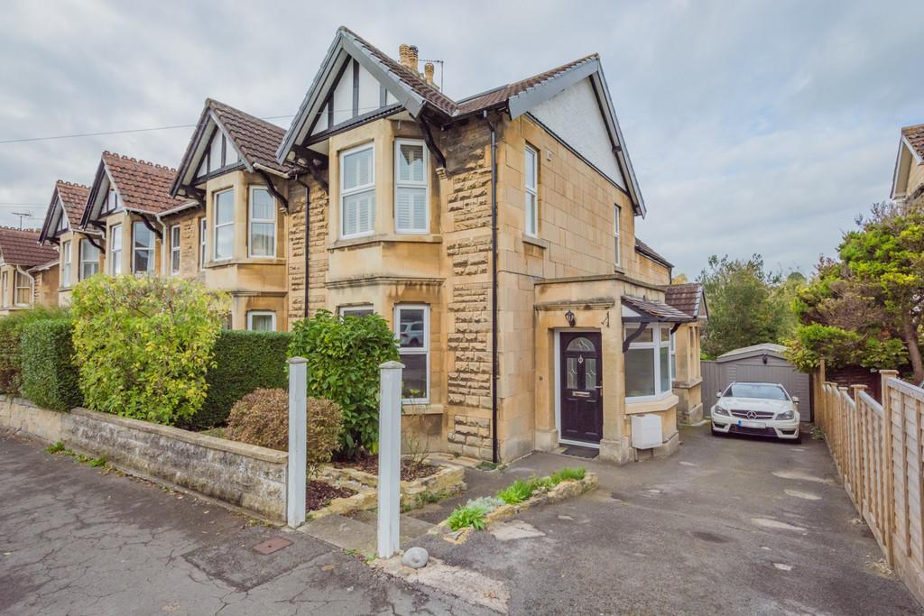 Rockliffe Avenue. Family House 4 bed semidetached house £2,750 pcm