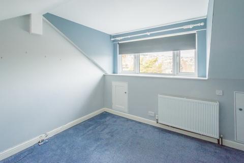undefined, Rockliffe Avenue. Family House