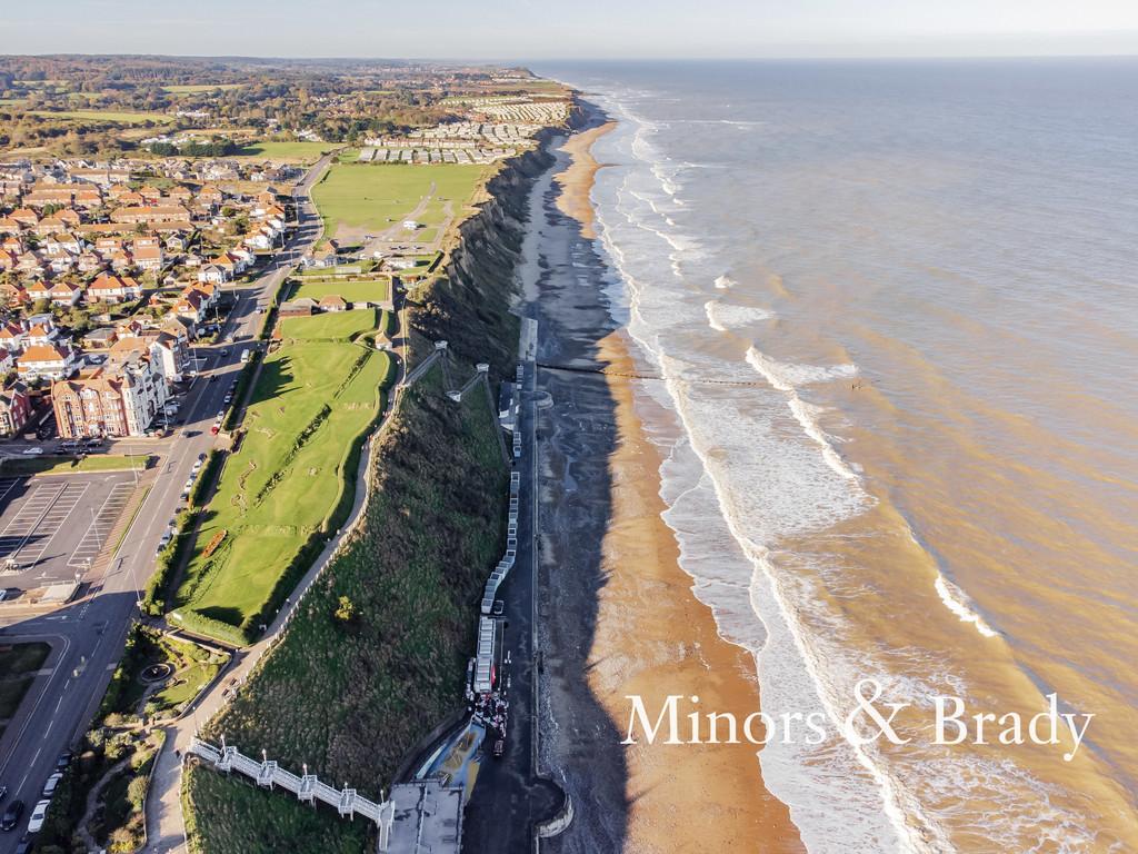 Alfred Road, Cromer 6 bed terraced house £425,000