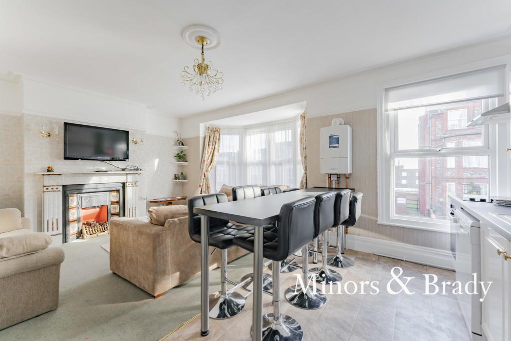 Alfred Road, Cromer 6 bed terraced house £425,000