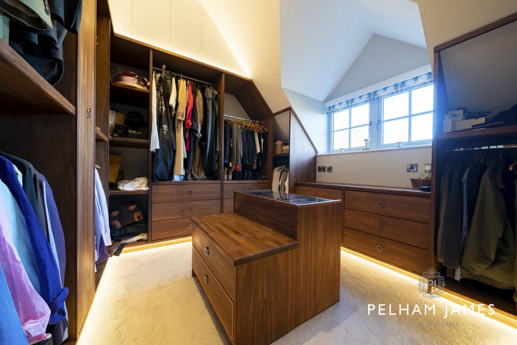 Principal suite dressing room