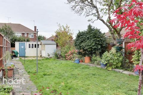 16 Stanley Avenue, Romford, RM2 5DL