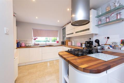 14 Bramdean Close, Tadley, RG26 3RD
