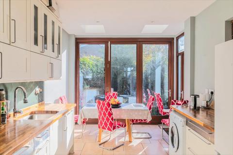 41 Denmark Road, Twickenham, TW2 5EN