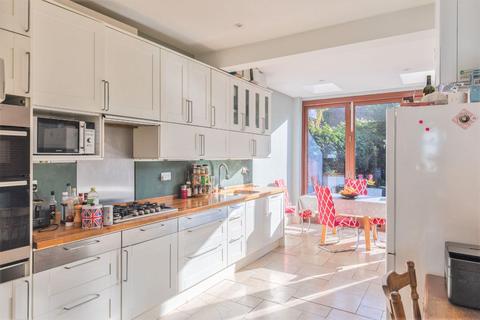 41 Denmark Road, Twickenham, TW2 5EN