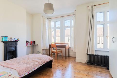 41 Denmark Road, Twickenham, TW2 5EN