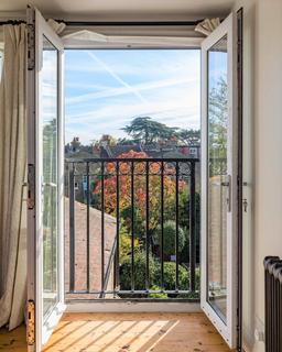 41 Denmark Road, Twickenham, TW2 5EN