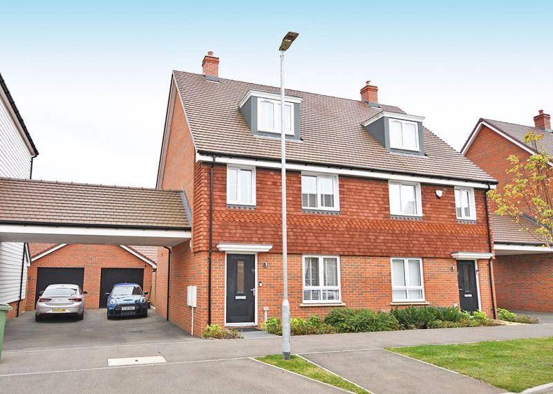 Edmett Way, Langley Park, ME17 4 bed semidetached house £425,000