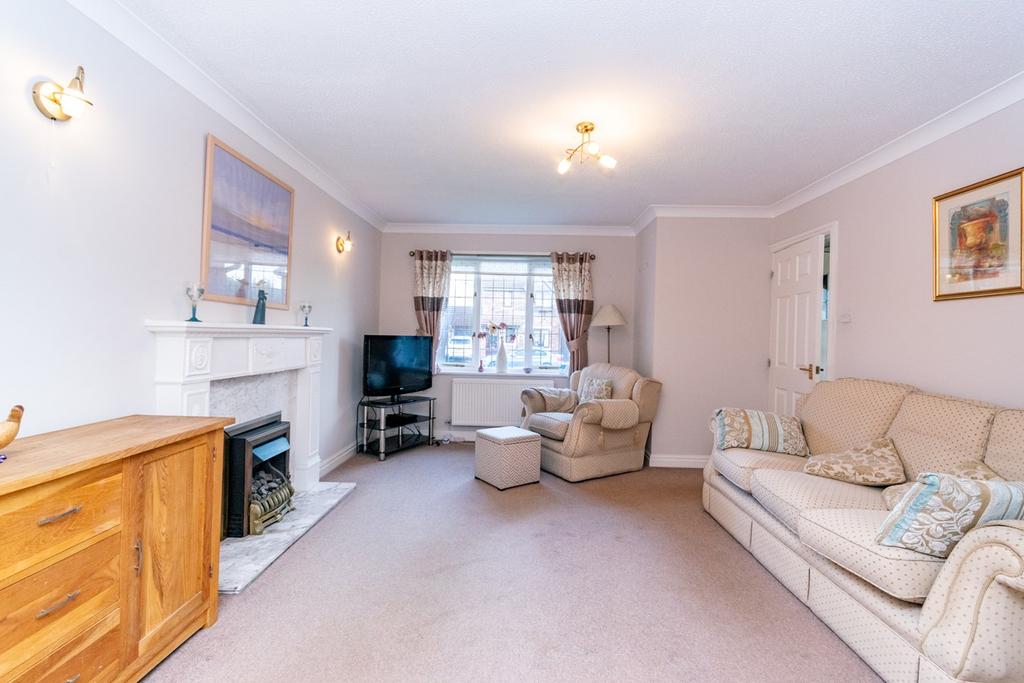 Oakwood Close, Blackpool, FY4 3 bed detached house £229,950
