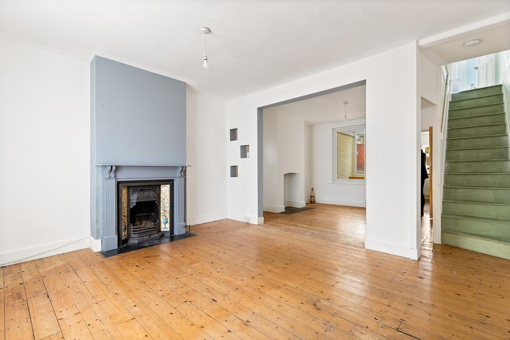 Maxton Road, Maxton, Dover, CT17 2 bed terraced house £210,000