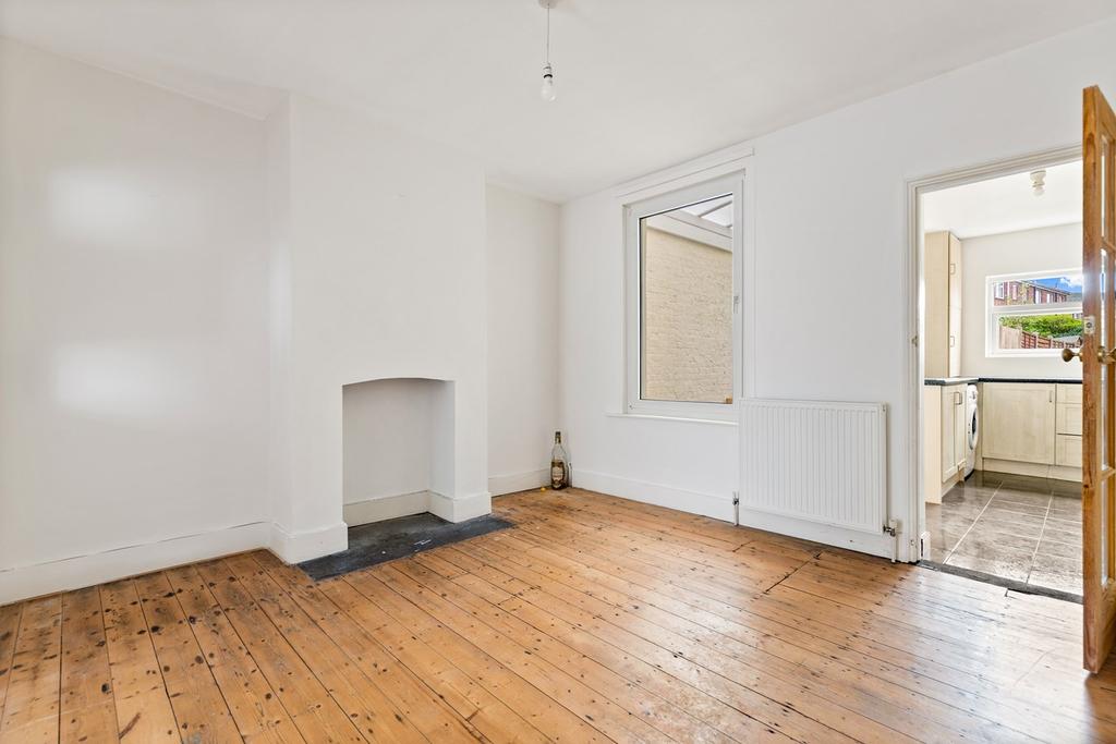 Maxton Road, Maxton, Dover, CT17 2 bed terraced house £210,000