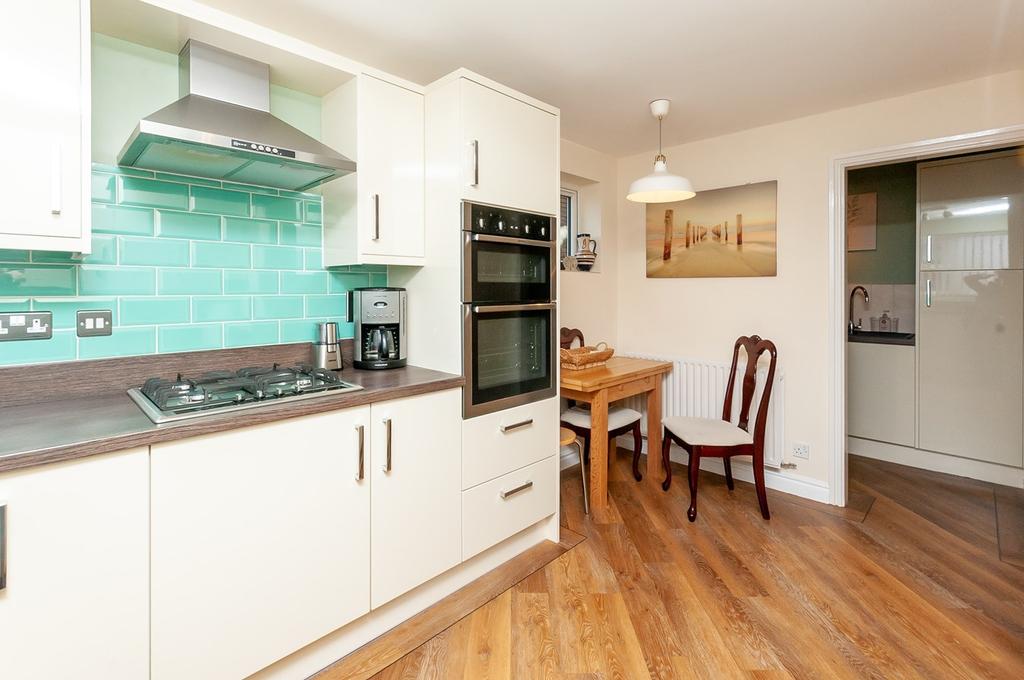 Doeford Close, Culcheth, Warrington, WA3 4 bed detached house £550,000