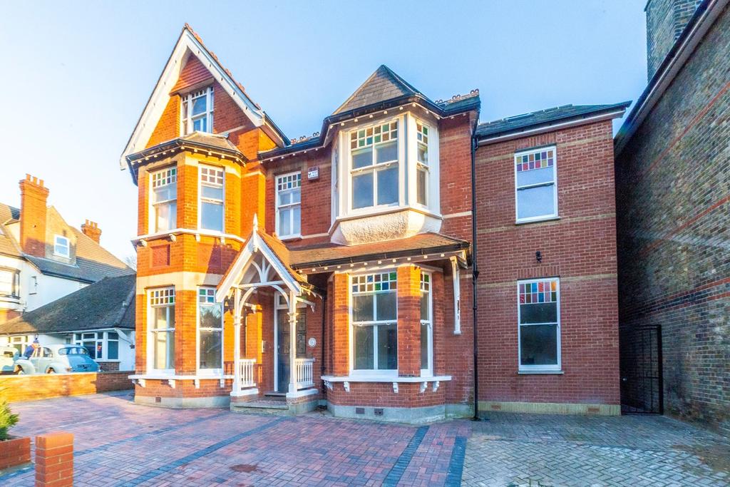 Spencer Road, South Croydon, CR2 2 bed apartment £425,000