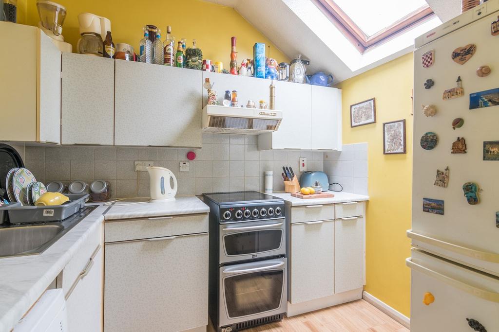 Viscount Drive, Beckton, London, E6 1 bed flat £250,000