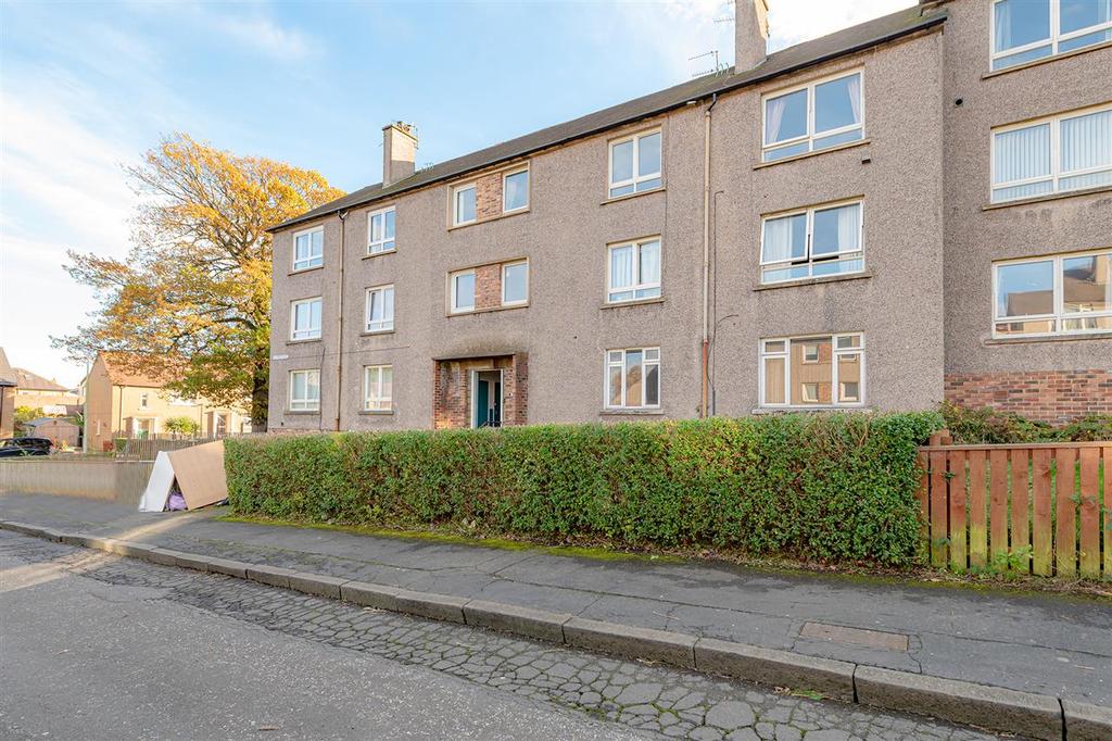 Gilchrist Drive, Falkirk 2 bed flat £69,995