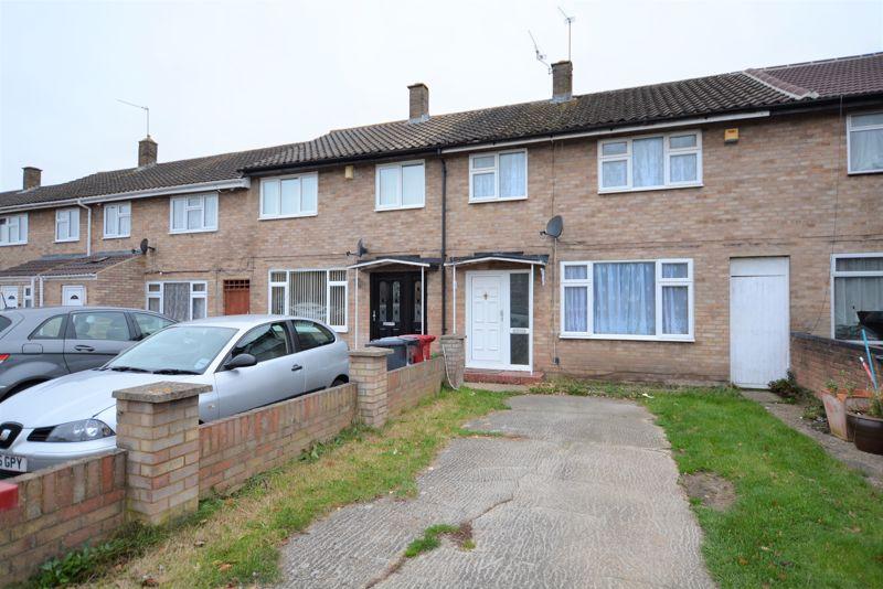 Marescroft Road, Slough 3 bed terraced house £1,350 pcm (£312 pw)