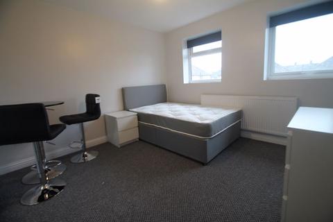 1 bedroom apartment to rent, Bryony Close, UB8